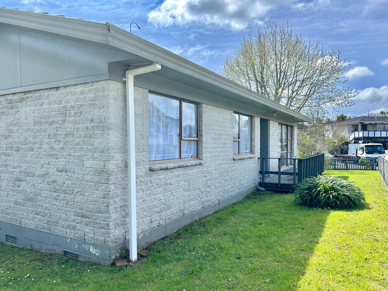 13A Ballater Place, Highland Park, Auckland - Carousel 1