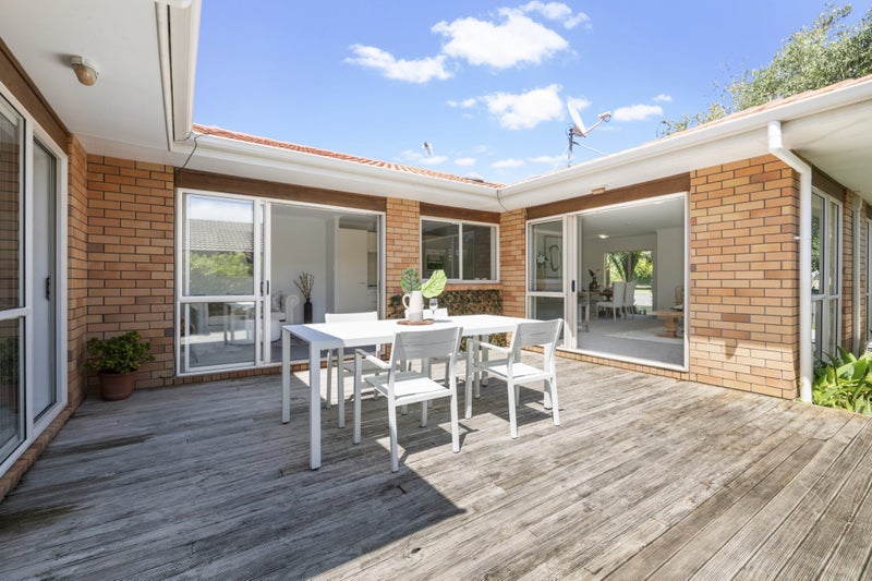 20 Amherst Place, Albany, Auckland - Carousel 2