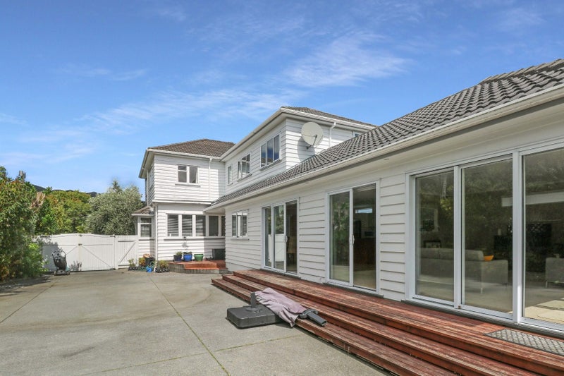 9 Penrose Street, Woburn, Lower Hutt - Carousel 1