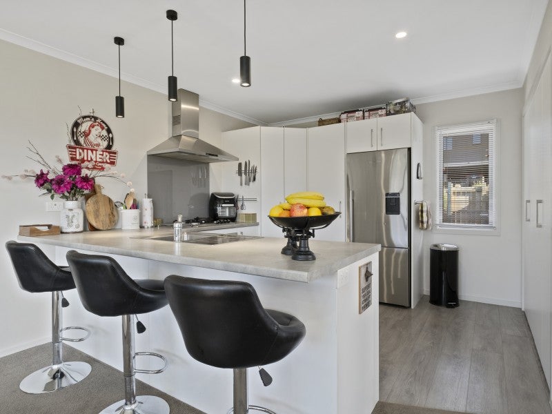 27 Missy Crescent, Mount Pisa - Carousel 2