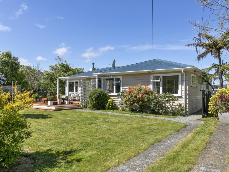 102 Normandale Road, Normandale, Lower Hutt - Carousel 1