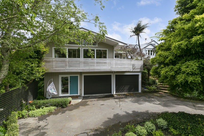 12 Clutha Avenue, Khandallah, Wellington - Carousel 2
