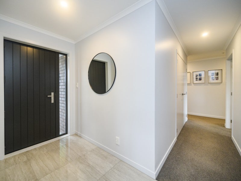 18 Cyprus Place, Fitzherbert, Palmerston North - Carousel 2