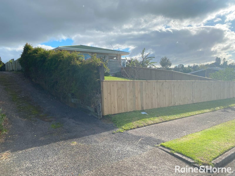 140 Kingswood Road, Brookfield, Tauranga - Carousel 2