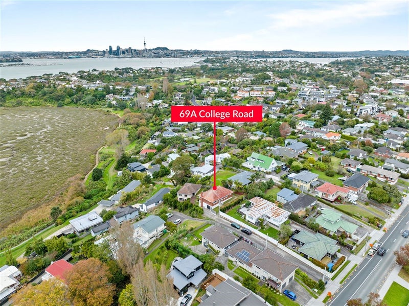1/69 College Road, Northcote, Auckland - Carousel 2