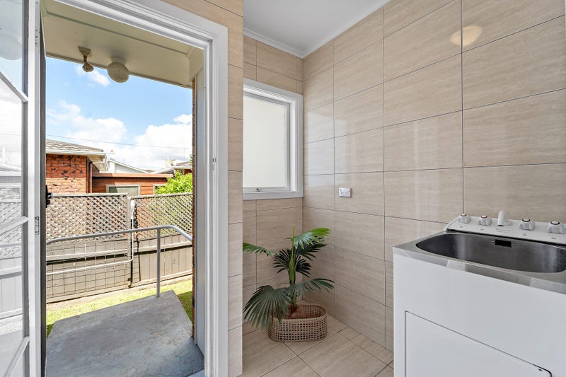 1/49 Shakespeare Road, Milford, Auckland - Carousel 15