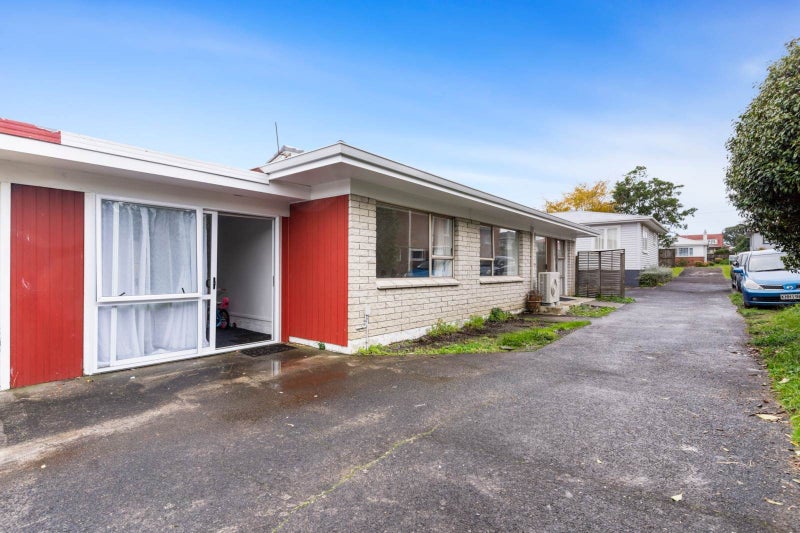 2/15 Hayward Road, Papatoetoe, Auckland - Carousel 2