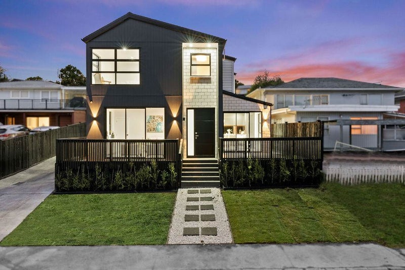 13A Griffen Park Road, Mount Roskill, Auckland - Carousel 1