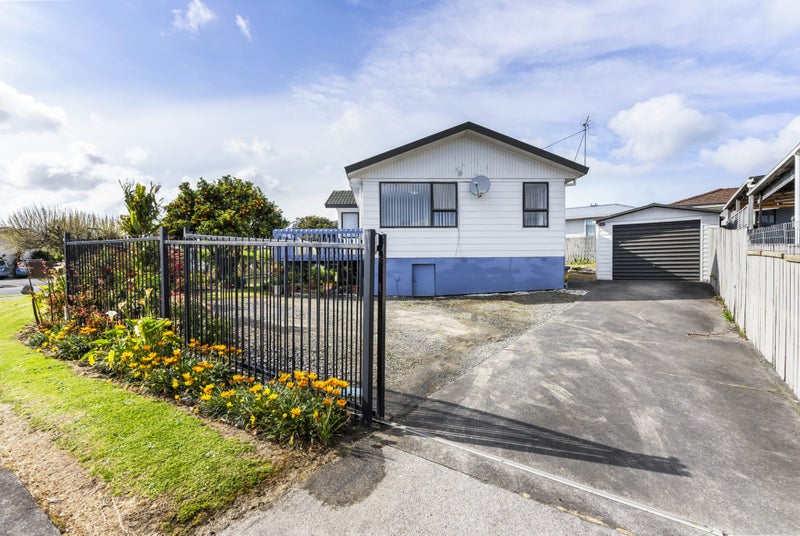 1/8 Silver Creek Road, Weymouth, Auckland - Carousel 1