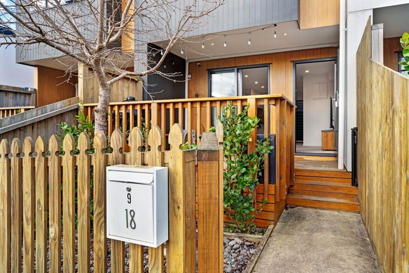 9/18 Hewlett Road, Massey, Auckland - Carousel 1