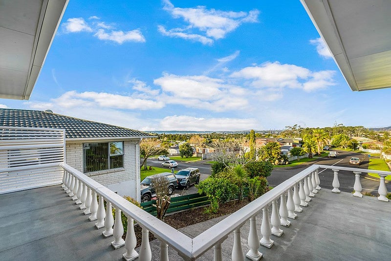 40 Manhattan Heights, Glendene, Auckland - Carousel 2