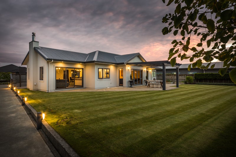 37 Chestnut Close, Kelvin Grove, Palmerston North - Carousel 1