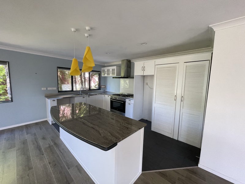 19 Springwater Vale, Unsworth Heights, Auckland - Carousel 2