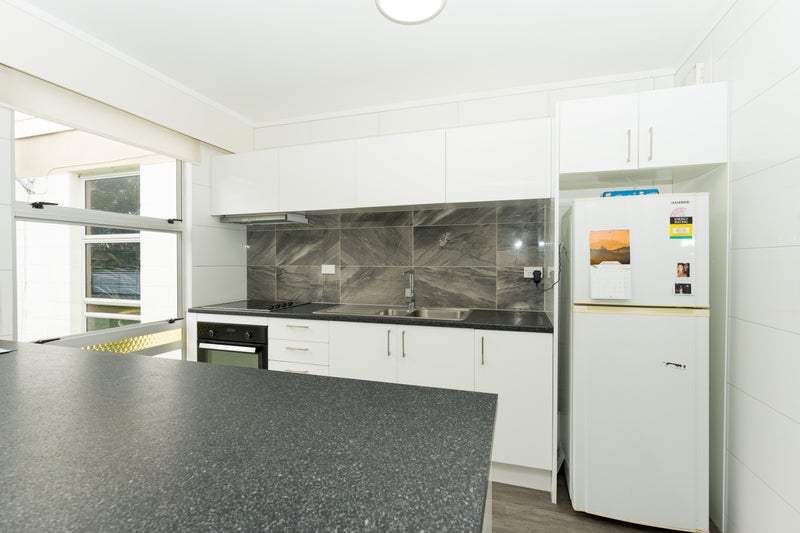 2/154 Whites Line East, Waiwhetū, Lower Hutt - Carousel 2