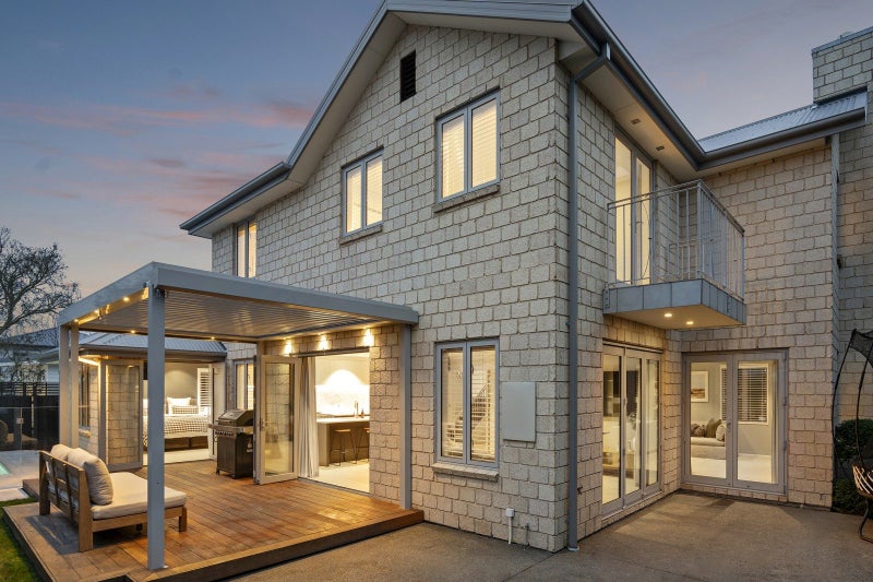 133B Memorial Avenue, Burnside, Christchurch - Carousel 21