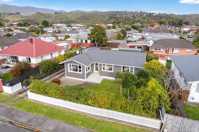 32 Clouston Park Road, Clouston Park, Upper Hutt - Carousel 1