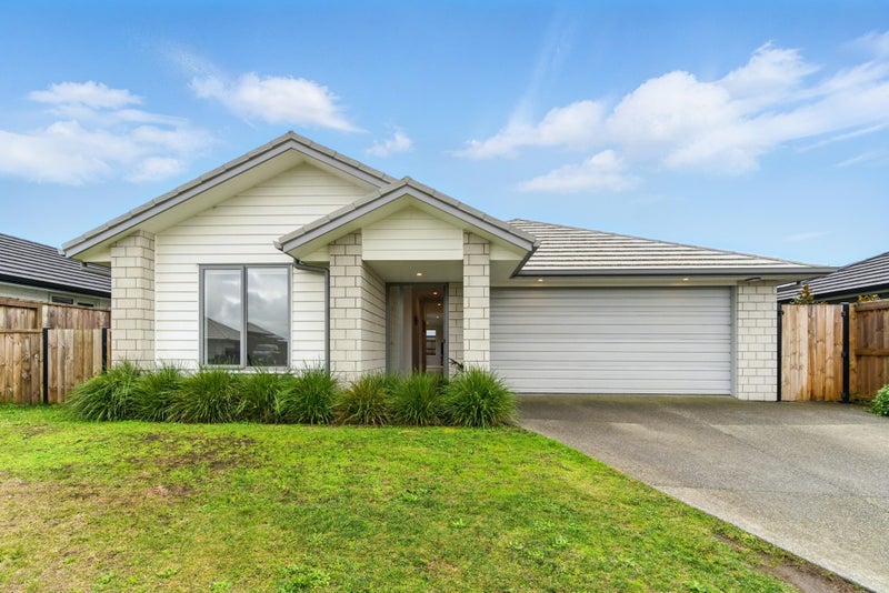 7 Kaiora Drive, Papamoa Beach, Papamoa - Carousel 1