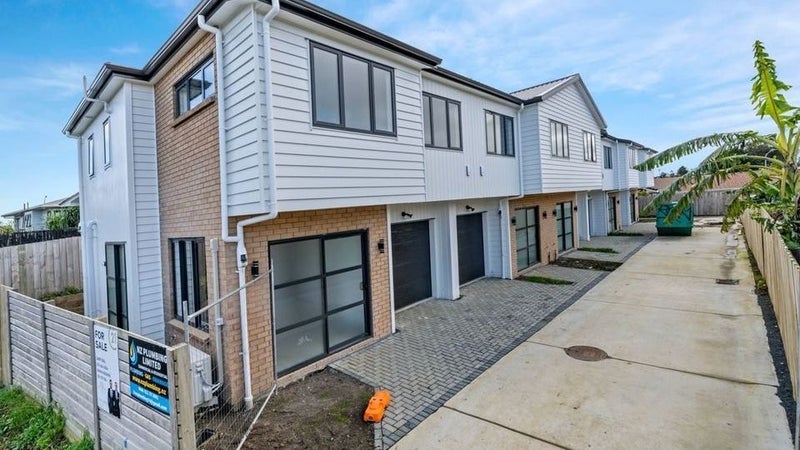 37C Court Town Close, Mangere, Auckland - Carousel 1
