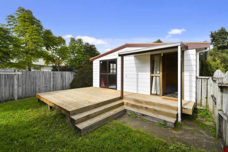 1/12 Balmore Place, Wattle Downs, Auckland - Carousel 2
