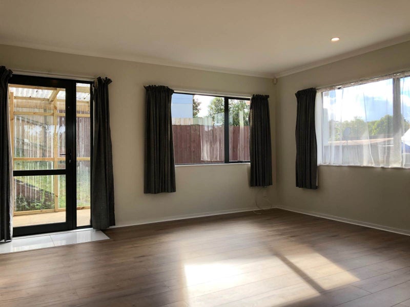 14A Clyma Place, Massey, Auckland - Carousel 2