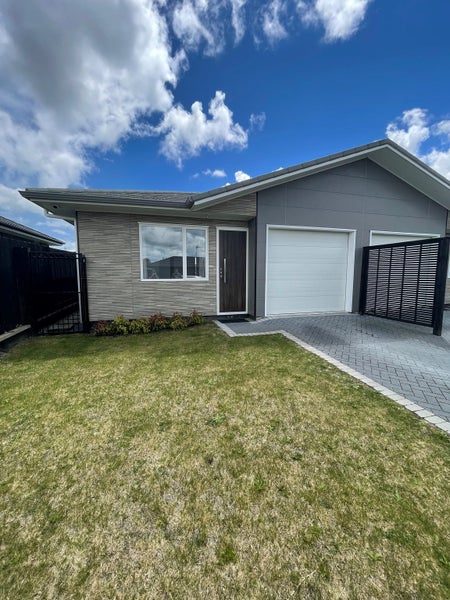 32B Yanicks Crescent, Fitzroy, Hamilton - Carousel 1