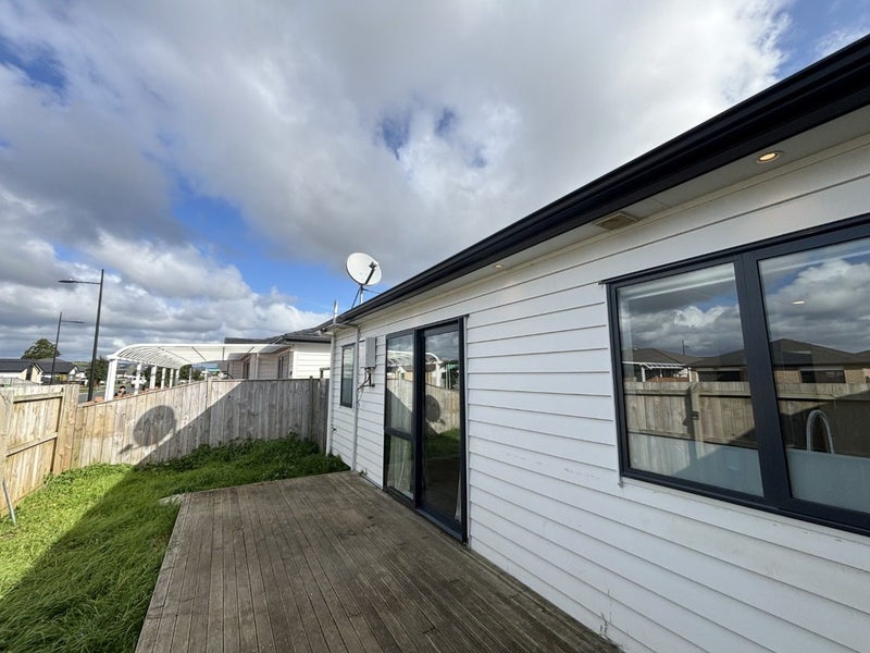 38 Koroheke Road, Takanini, Auckland - Carousel 11