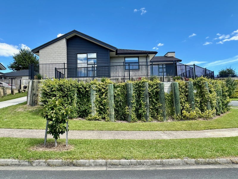 1 Pakanga Grove, Pyes Pa, Tauranga - Carousel 2