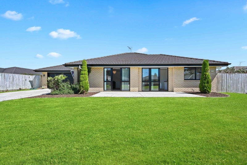 44 Edgeview Crescent, Fitzroy, Hamilton - Carousel 1