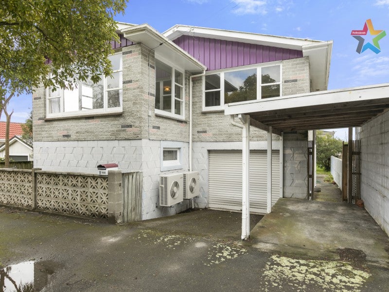 8 Puriri Street, Eastbourne, Lower Hutt - Carousel 1