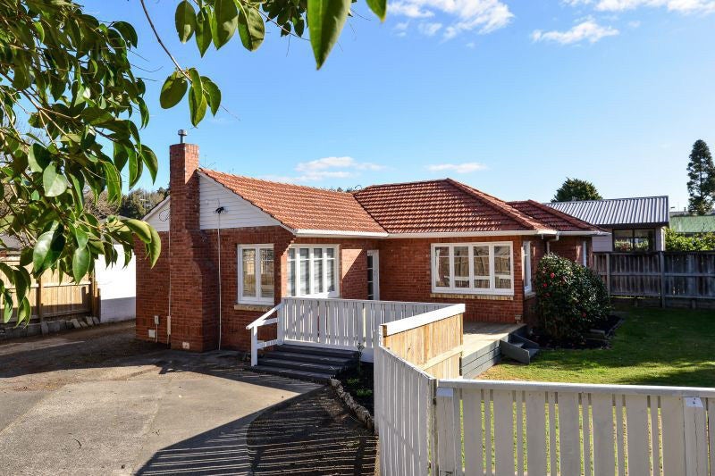 245A Peachgrove Road, Fairfield, Hamilton - Carousel 1