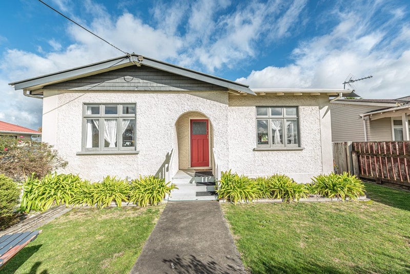 14 Hakeke Street, Whanganui East, Whanganui - Carousel 1