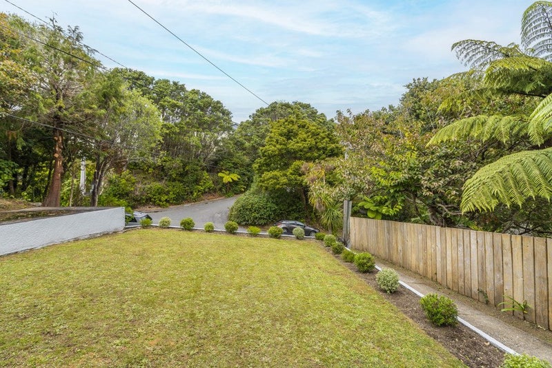 21 Blakey Avenue, Karori, Wellington - Carousel 20
