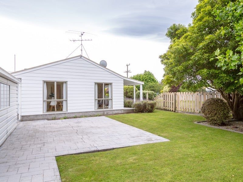 31 Reading Street, Greytown - Carousel 26
