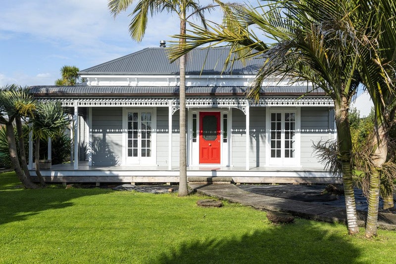 31 De Lautour Road, Inner Kaiti, Gisborne - Carousel 1