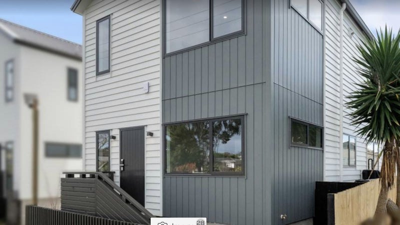 62 Kings Road, Panmure, Auckland - Carousel 1