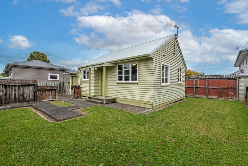 351A Tremaine Avenue, Takaro, Palmerston North - Carousel 1