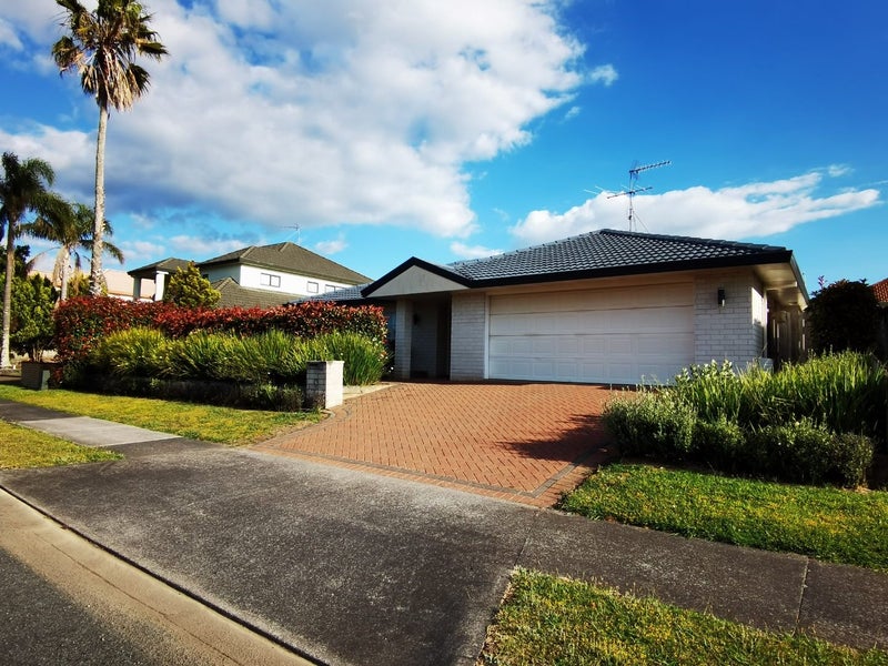 12 Sandalwood Place, Somerville, Manukau - Carousel 1