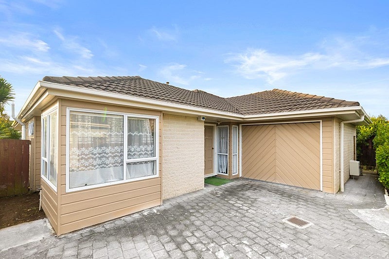 2/20 Ross Martin Court, Conifer Grove, Takanini - Carousel 1