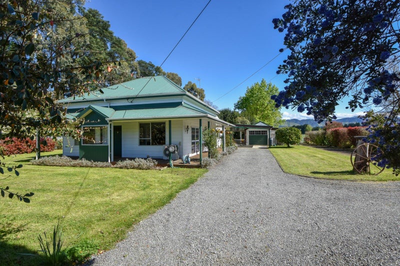 60 Lincoln Road, Carterton - Carousel 1