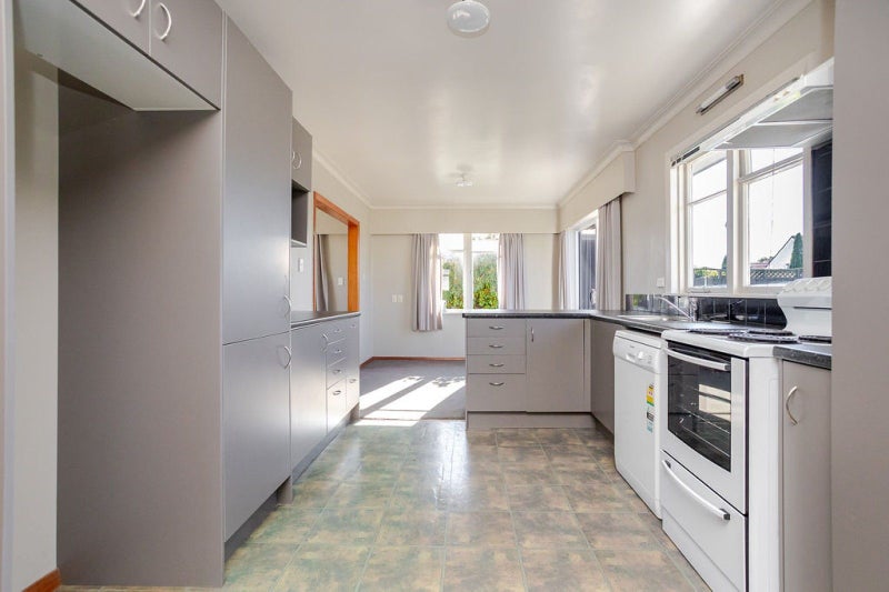 4 Victoria Avenue, Dannevirke - Carousel 2