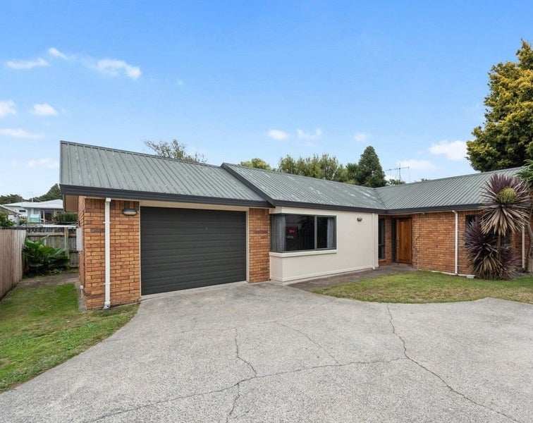 15B Garnett Avenue, Forest Lake, Hamilton - Carousel 2
