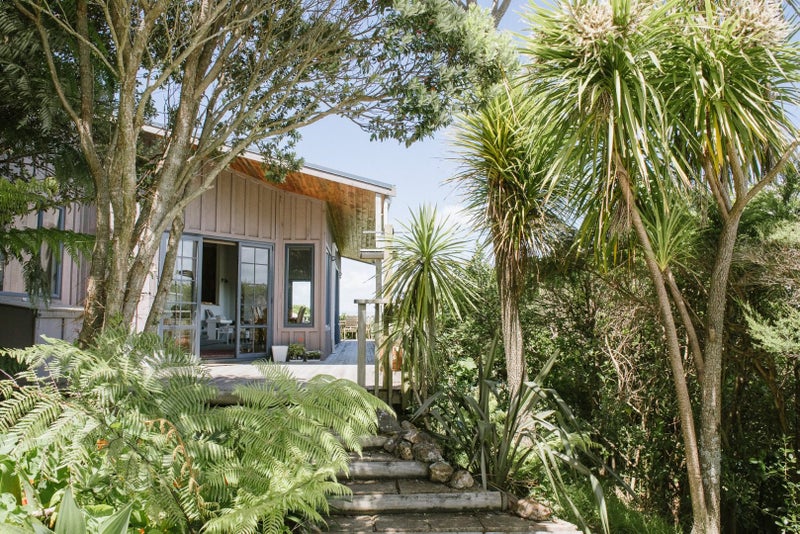 27 Junction Road, Oneroa, Waiheke Island - Carousel 2