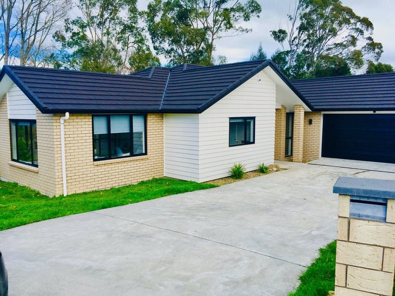 8 Blackwood Crescent, Glenview, Hamilton - Carousel 2