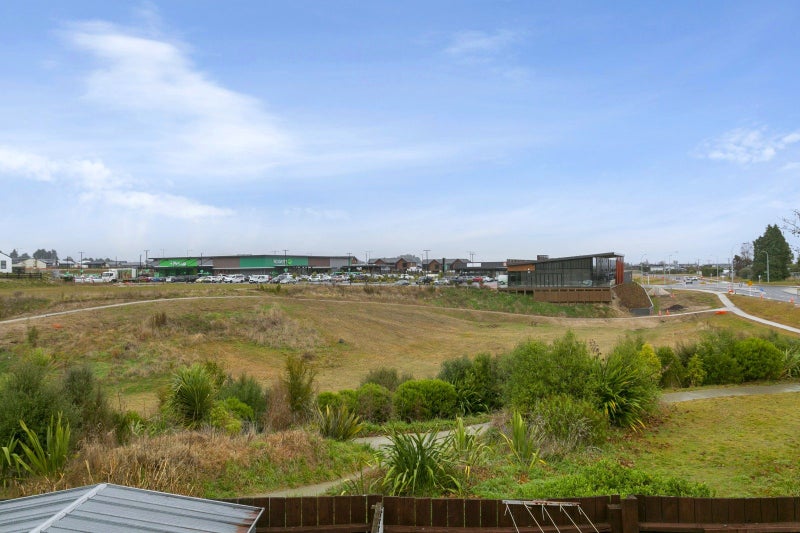 5 Clarke Grove, Richmond Heights, Taupō - Carousel 25