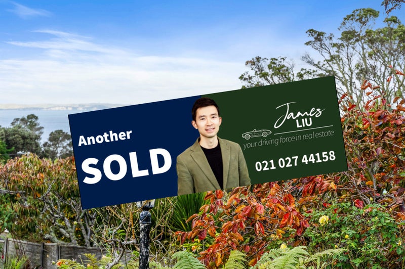 39 Montgomery Avenue, Rothesay Bay, Auckland - Carousel 1