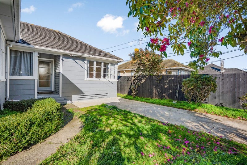 22 Pearce Crescent, Taita, Lower Hutt - Carousel 14