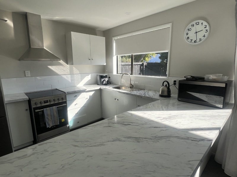 1/120B Roydvale Avenue, Burnside, Christchurch - Carousel 1