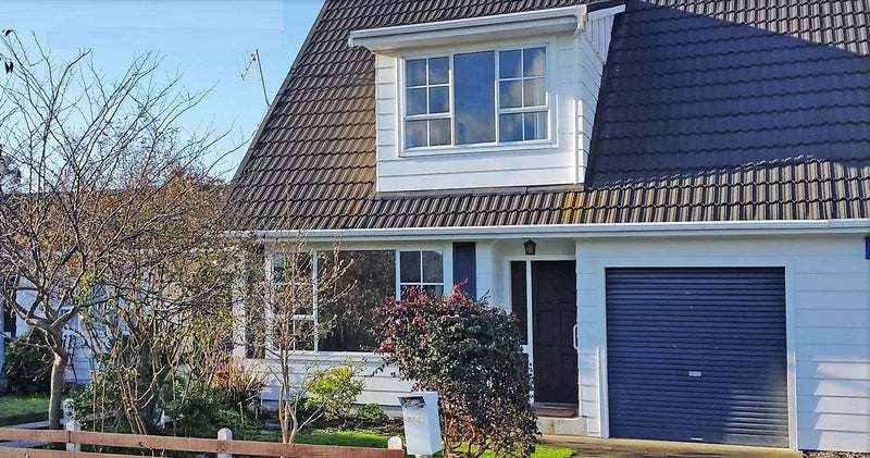 706 Queen Street East, Parkvale, Hastings - Carousel 1