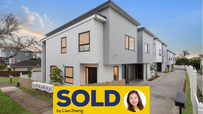 2/12 Ryburn Road, Mount Wellington, Auckland - Carousel 1