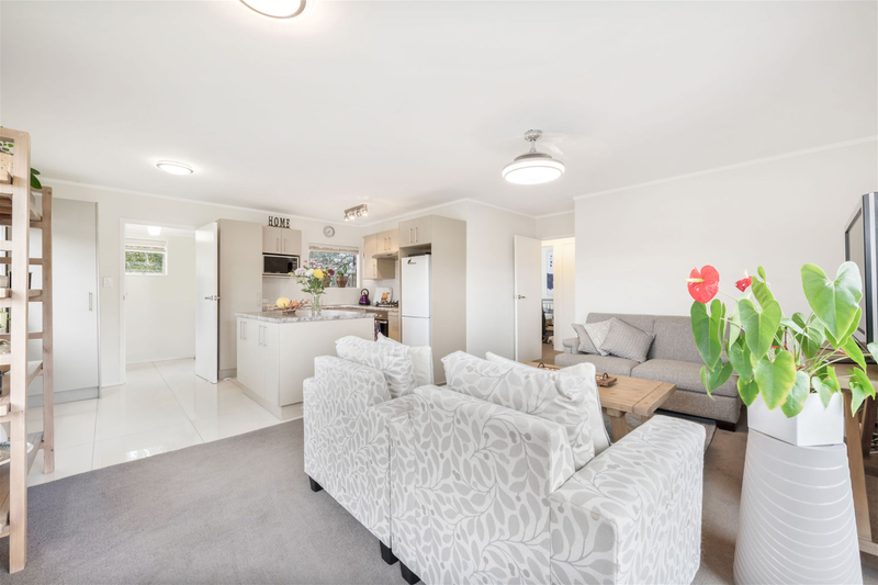 1/1 Simon Ellice Drive, Bayview, Auckland - Carousel 2